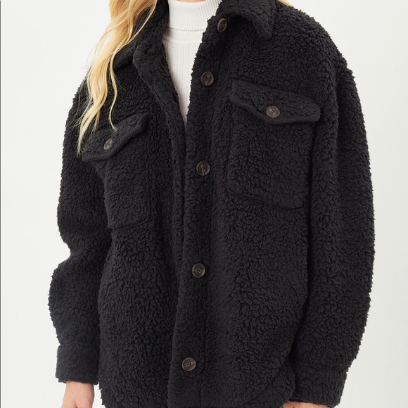 Black Sherpa button up top / shacket - Picture 3 of 3